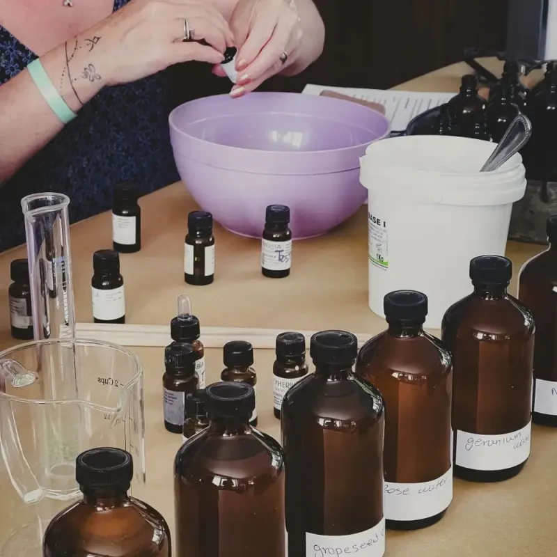 Мастер-класс по косметике: Make Your Own Plant-Based Beauty