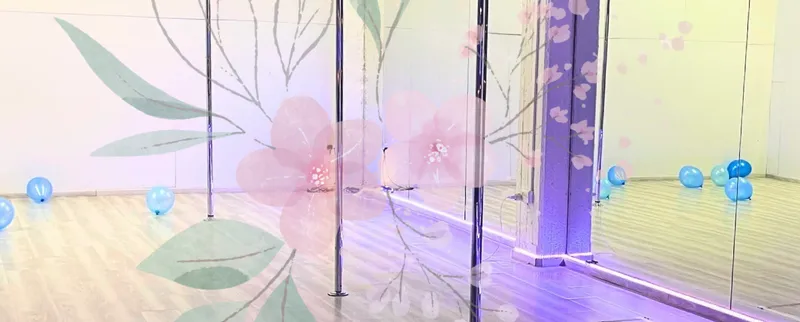 MOTHERS DAY SPECIAL: Мастер-класс по pole dance для мамы и дочери