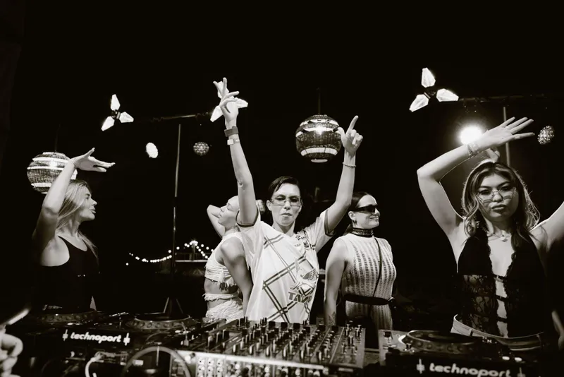 Technoport x Chill Beach: No Better Place
