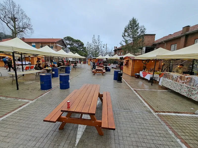 Platres Square ( Pano Platres)