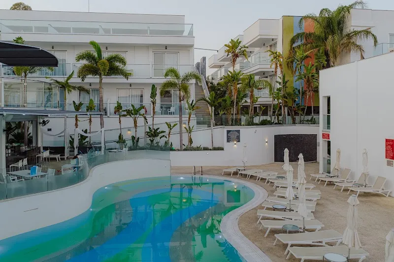 Suite48 Seafront Oasis