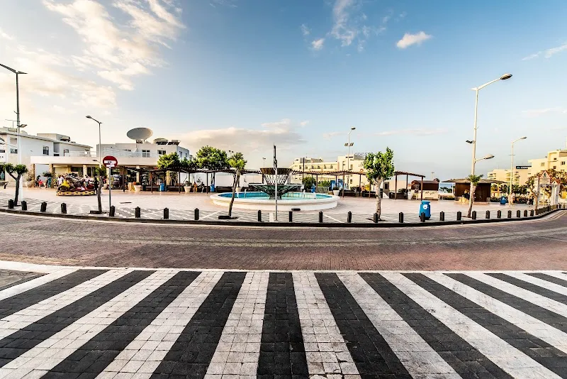 Lefkolla Square