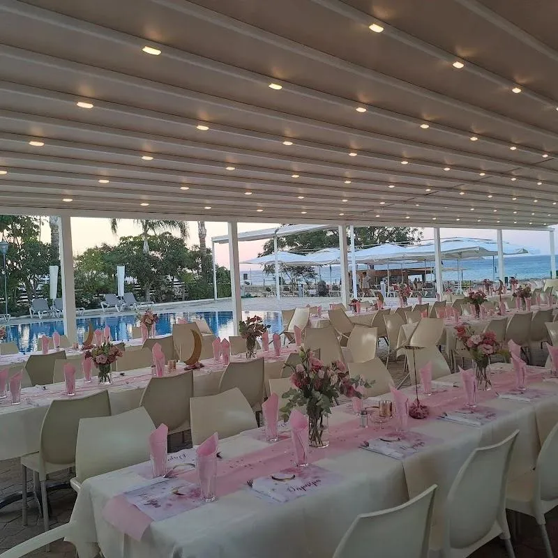 Polyxenia Isaak Restaurant